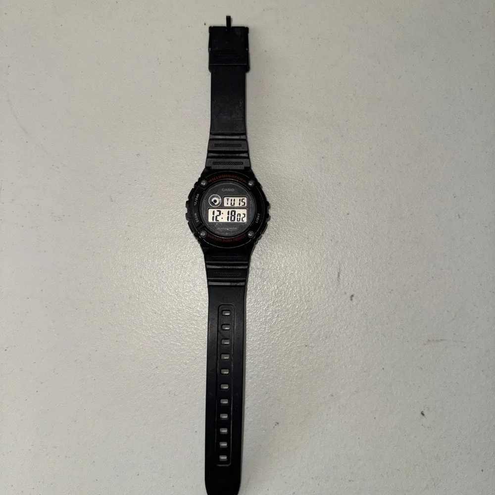 Casio W-216h Men's Digital Watch Illuminator